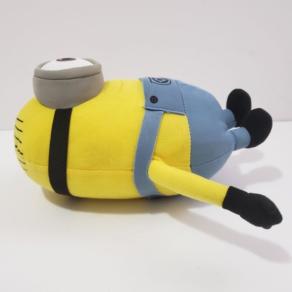 Despicable Me Minion Stuart Candy Cane Christmas Yellow Plush Soft Toy Factory - Picture 3 of 13